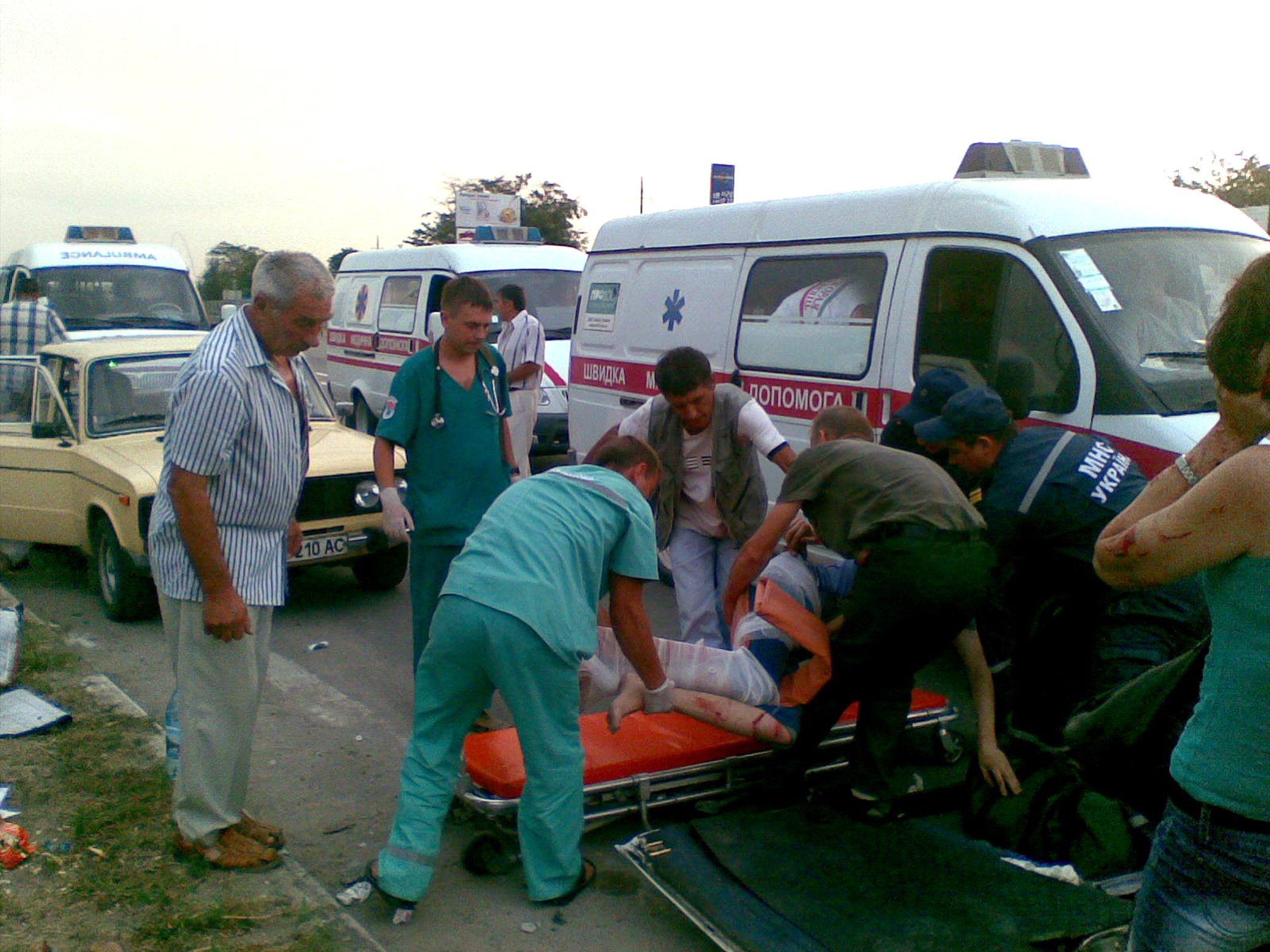 В Крыму попала в аварию кременчугская маршрутка: 4 пострадавших (дополнено, ФОТО) В Крыму попала в аварию кременчугская маршрутка: 4 пострадавших (дополнено, ФОТО)