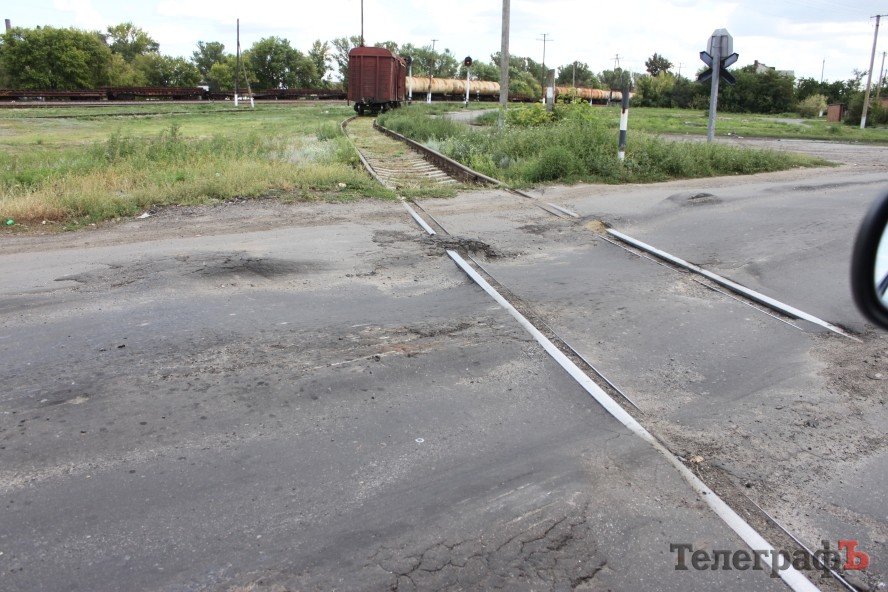 Дорога из Кременчуга на Сорочинцы «усыпана» ямами (ФОТО) Дорога из Кременчуга на Сорочинцы «усыпана» ямами (ФОТО)