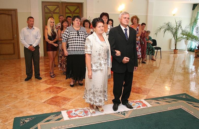В Центральном ЗАГСе Кременчуга проведен обряд «Золотой свадьбы» В Центральном ЗАГСе Кременчуга проведен обряд «Золотой свадьбы»