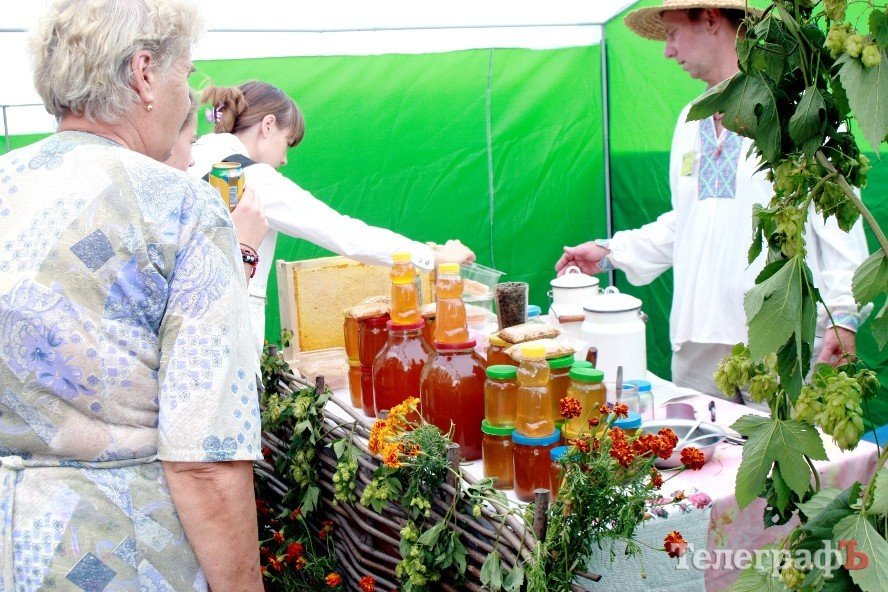 В Кременчуге прошел фестиваль пчеловодства (ФОТО, ВИДЕО) В Кременчуге прошел фестиваль пчеловодства (ФОТО, ВИДЕО)
