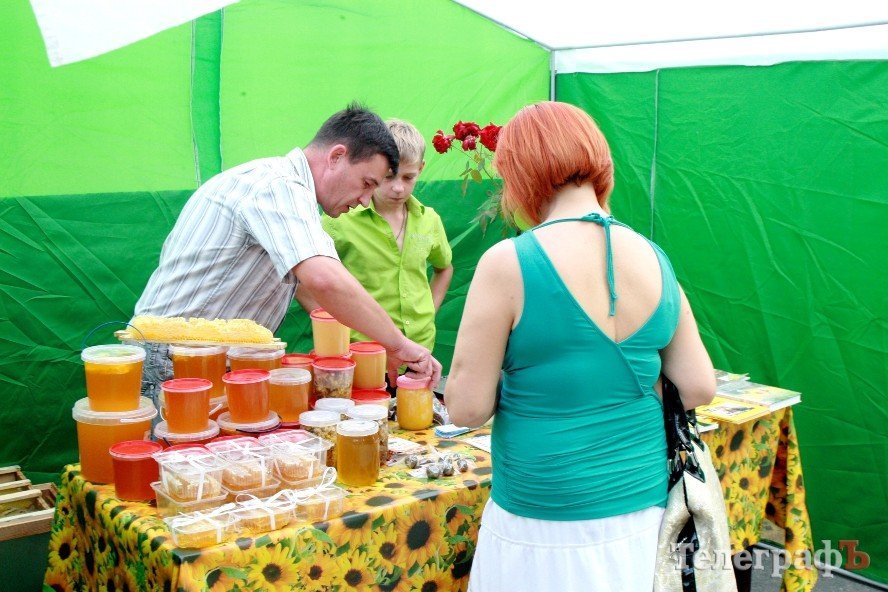 В Кременчуге прошел фестиваль пчеловодства (ФОТО, ВИДЕО) В Кременчуге прошел фестиваль пчеловодства (ФОТО, ВИДЕО)