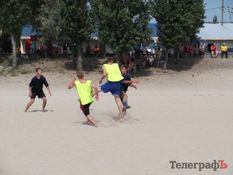 Другий рік поспіль перемогу у Молодіжному Кубку з пляжного футболу виборола команда «КВБЗ». Другий рік поспіль перемогу у Молодіжному Кубку з пляжного футболу виборола команда «КВБЗ».