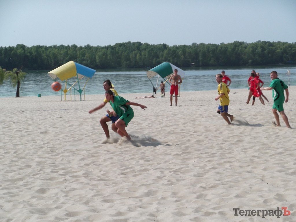 Другий рік поспіль перемогу у Молодіжному Кубку з пляжного футболу виборола команда «КВБЗ». Другий рік поспіль перемогу у Молодіжному Кубку з пляжного футболу виборола команда «КВБЗ».