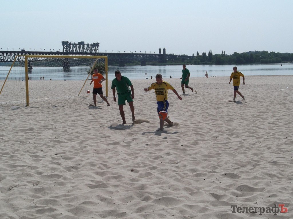 Другий рік поспіль перемогу у Молодіжному Кубку з пляжного футболу виборола команда «КВБЗ». Другий рік поспіль перемогу у Молодіжному Кубку з пляжного футболу виборола команда «КВБЗ».