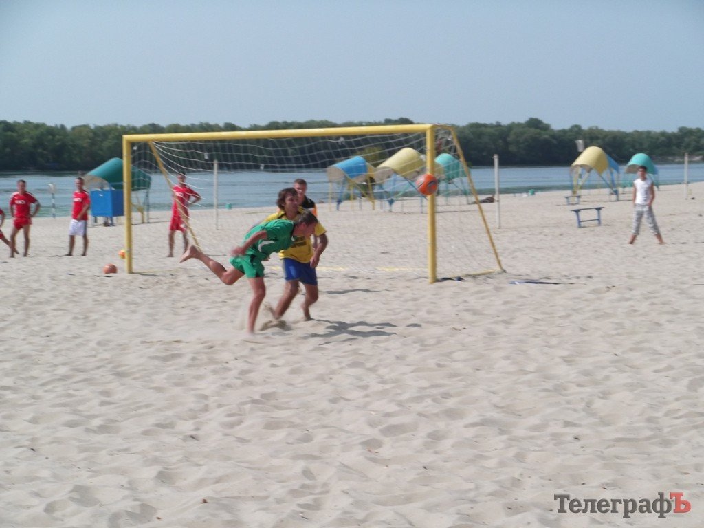 Другий рік поспіль перемогу у Молодіжному Кубку з пляжного футболу виборола команда «КВБЗ». Другий рік поспіль перемогу у Молодіжному Кубку з пляжного футболу виборола команда «КВБЗ».