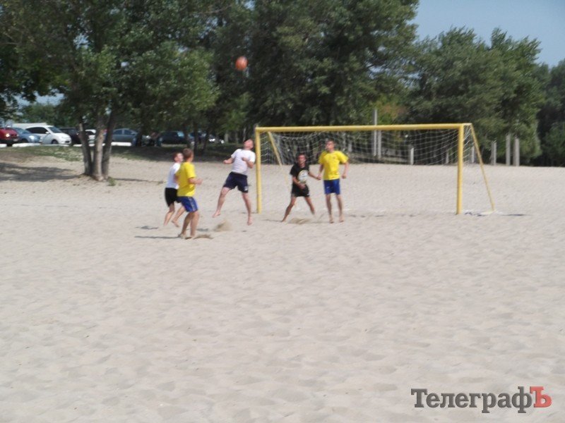 Другий рік поспіль перемогу у Молодіжному Кубку з пляжного футболу виборола команда «КВБЗ». Другий рік поспіль перемогу у Молодіжному Кубку з пляжного футболу виборола команда «КВБЗ».