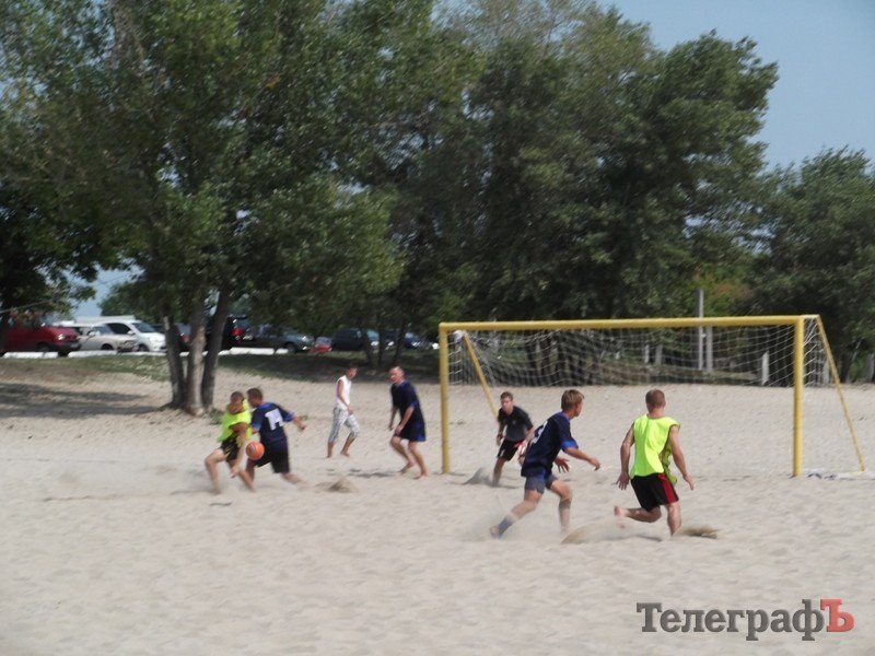 Другий рік поспіль перемогу у Молодіжному Кубку з пляжного футболу виборола команда «КВБЗ». Другий рік поспіль перемогу у Молодіжному Кубку з пляжного футболу виборола команда «КВБЗ».