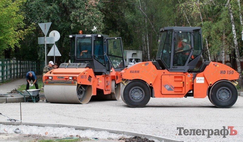 Кременчугские дорожники получили два новых катка Кременчугские дорожники получили два новых катка