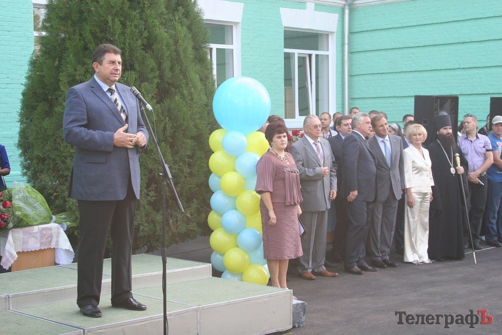 Перший дзвоник пролунав сьогодні в усіх школах Кременчука (Фото) Перший дзвоник пролунав сьогодні в усіх школах Кременчука (Фото)