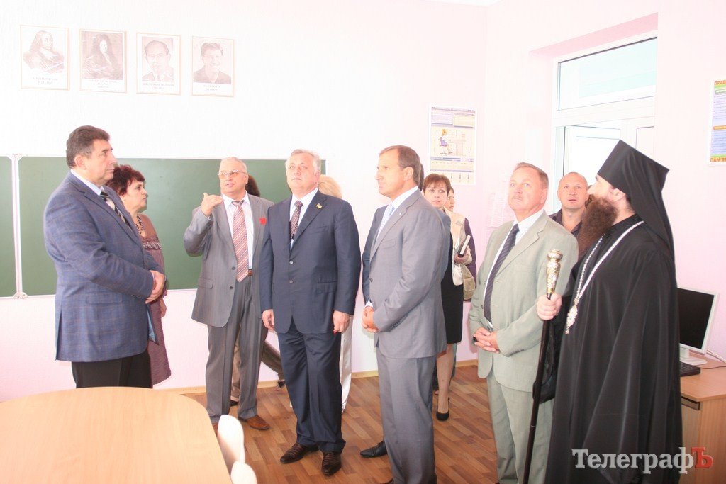 Перший дзвоник пролунав сьогодні в усіх школах Кременчука (Фото) Перший дзвоник пролунав сьогодні в усіх школах Кременчука (Фото)