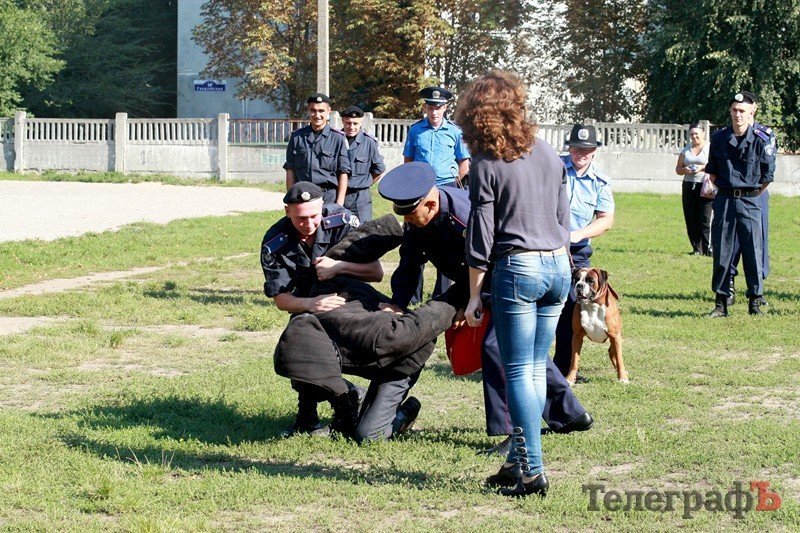 В Кременчуге 13 подростков начали обучение в первом милицейском классе В Кременчуге 13 подростков начали обучение в первом милицейском классе