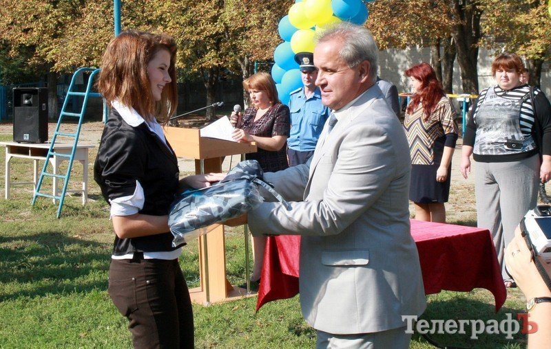 В Кременчуге 13 подростков начали обучение в первом милицейском классе В Кременчуге 13 подростков начали обучение в первом милицейском классе