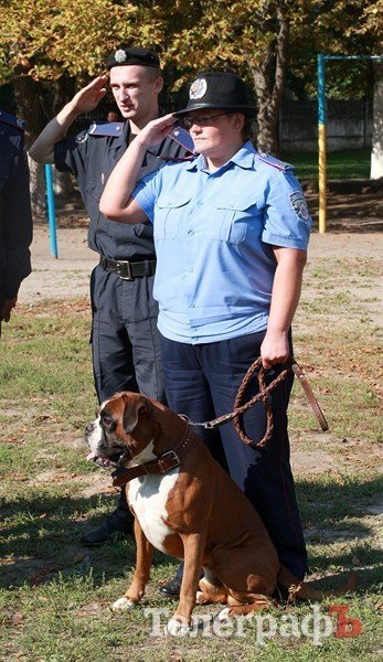 В Кременчуге 13 подростков начали обучение в первом милицейском классе В Кременчуге 13 подростков начали обучение в первом милицейском классе