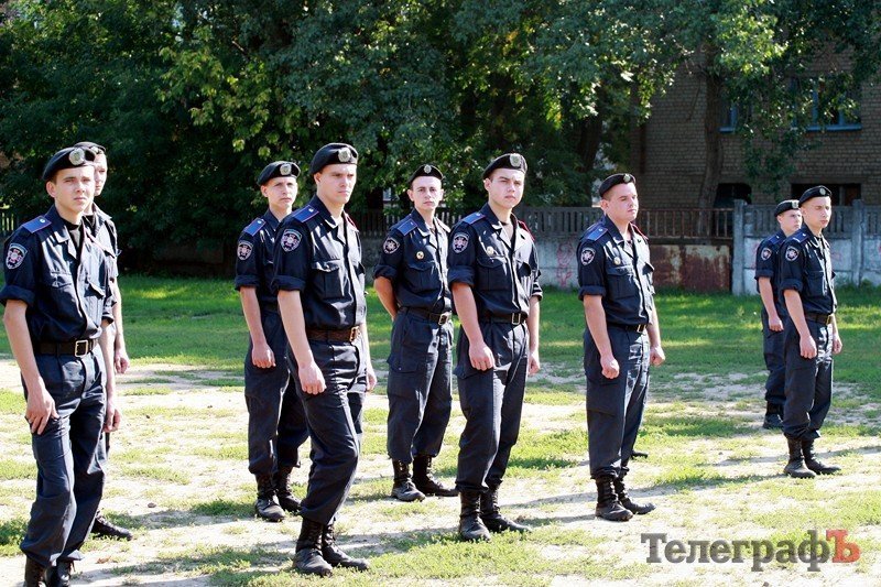 В Кременчуге 13 подростков начали обучение в первом милицейском классе В Кременчуге 13 подростков начали обучение в первом милицейском классе