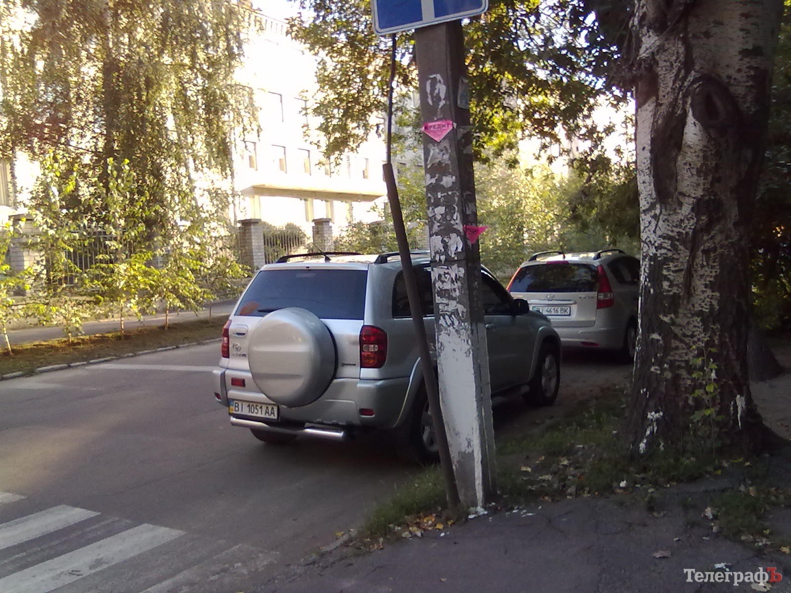 Чудеса кременчугской парковки (часть 4) (14 фото) Чудеса кременчугской парковки (часть 4) (14 фото)