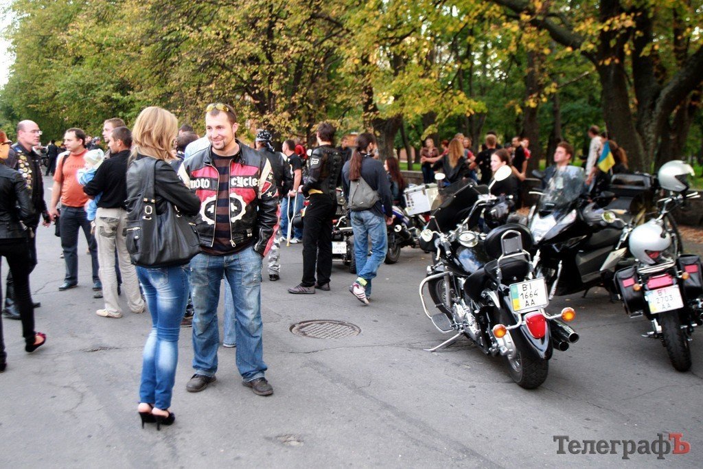 В Кременчуге почтили память погибших мотоциклистов (ВИДЕО) В Кременчуге почтили память погибших мотоциклистов (ВИДЕО)