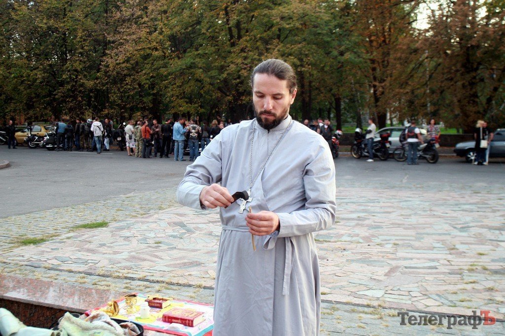 В Кременчуге почтили память погибших мотоциклистов (ВИДЕО) В Кременчуге почтили память погибших мотоциклистов (ВИДЕО)