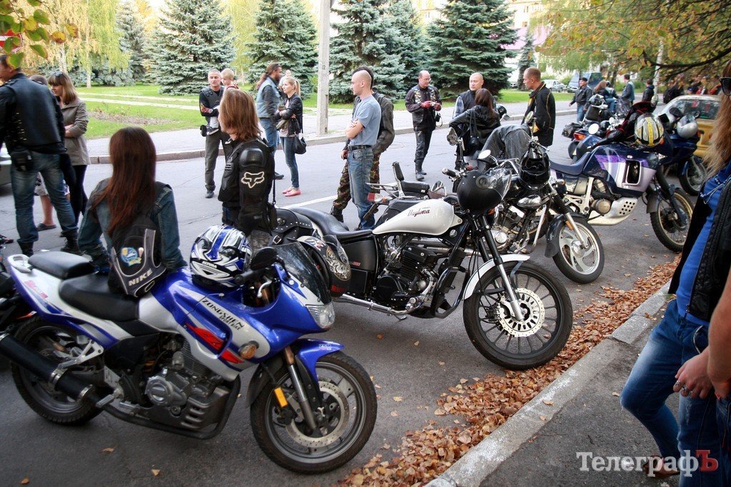 В Кременчуге почтили память погибших мотоциклистов (ВИДЕО) В Кременчуге почтили память погибших мотоциклистов (ВИДЕО)