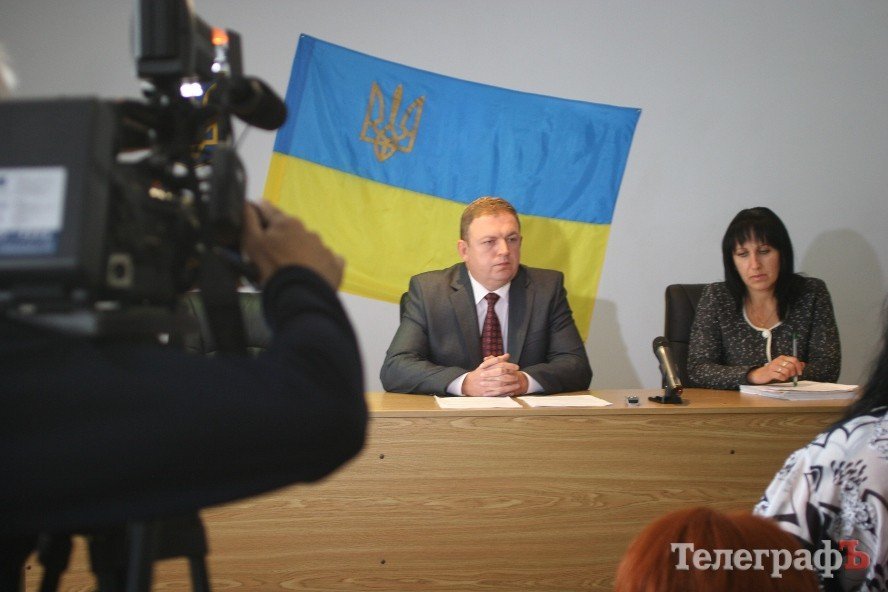 Пикет у прокуратуры Кременчуга: мать погибшего работника завода считает, что не все виновные окажутся на скамье подсудимых (ФОТО) Пикет у прокуратуры Кременчуга: мать погибшего работника завода считает, что не все виновные окажутся на скамье подсудимых (ФОТО)