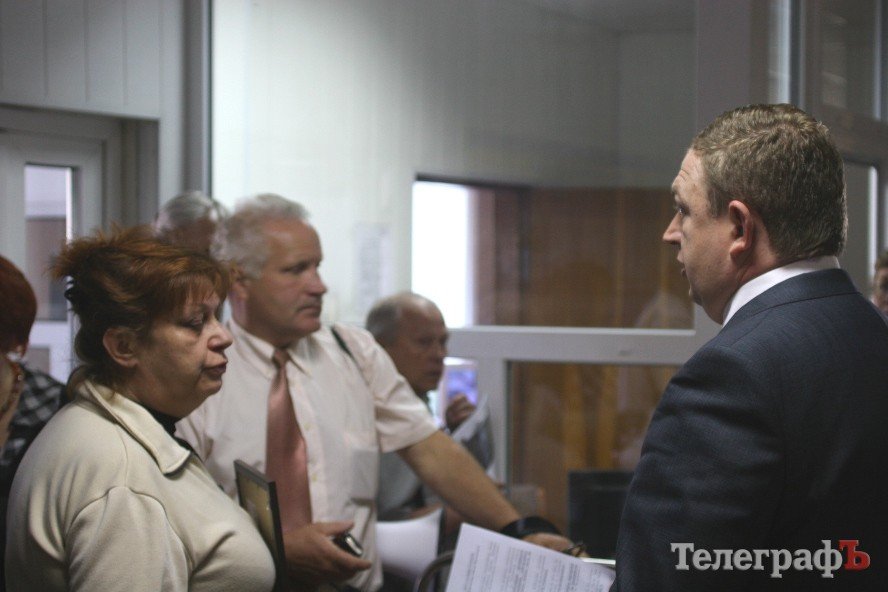 Пикет у прокуратуры Кременчуга: мать погибшего работника завода считает, что не все виновные окажутся на скамье подсудимых (ФОТО) Пикет у прокуратуры Кременчуга: мать погибшего работника завода считает, что не все виновные окажутся на скамье подсудимых (ФОТО)