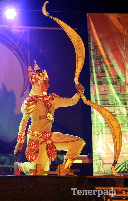 На стадионе «Политехник» театралы организовали пиротехническое шоу (ФОТО) На стадионе «Политехник» театралы организовали пиротехническое шоу (ФОТО)