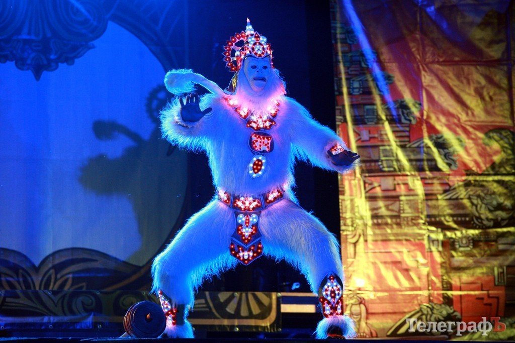 На стадионе «Политехник» театралы организовали пиротехническое шоу (ФОТО) На стадионе «Политехник» театралы организовали пиротехническое шоу (ФОТО)