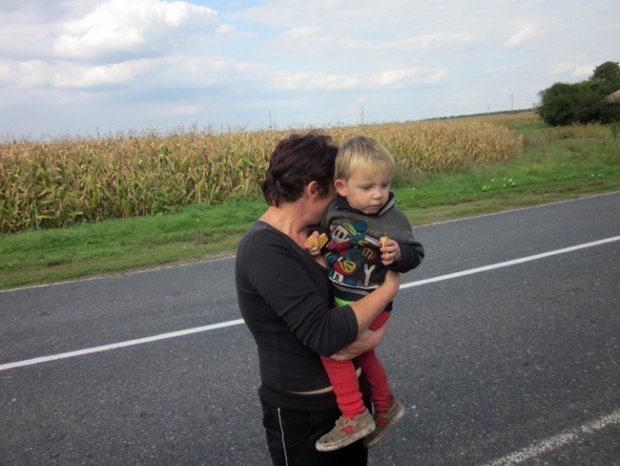 На Полтавщине пропавшего малыша помог вернуть родителям водитель машины На Полтавщине пропавшего малыша помог вернуть родителям водитель машины