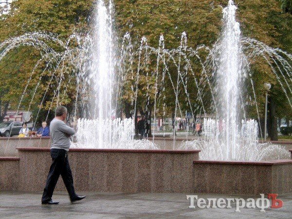 Фонтан в сквере Октябрьский в Кременчуге уже «запел» (ВИДЕО) Фонтан в сквере Октябрьский в Кременчуге уже «запел» (ВИДЕО)