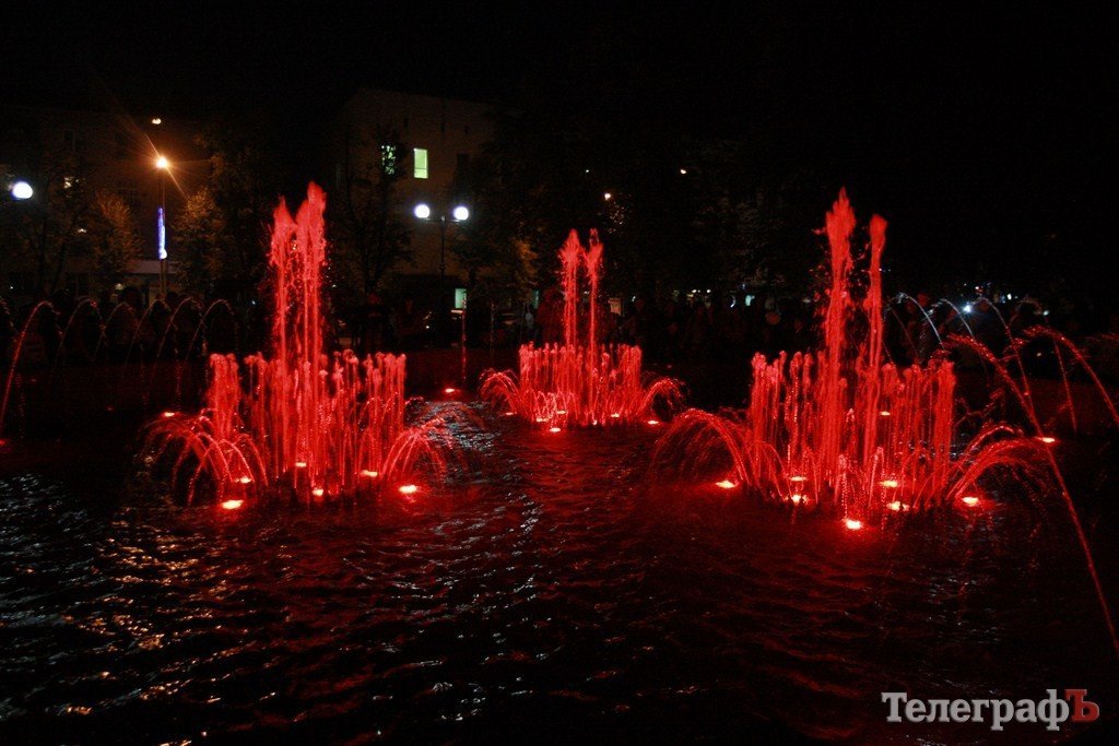 В сквере «Октябрьский» заработал свето-музыкальный фонтан (Видео, Фото) В сквере «Октябрьский» заработал свето-музыкальный фонтан (Видео, Фото)