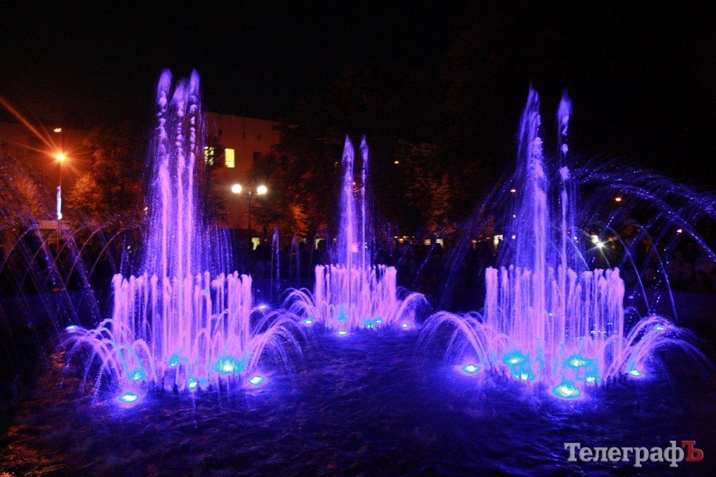 В сквере «Октябрьский» заработал свето-музыкальный фонтан (Видео, Фото) В сквере «Октябрьский» заработал свето-музыкальный фонтан (Видео, Фото)