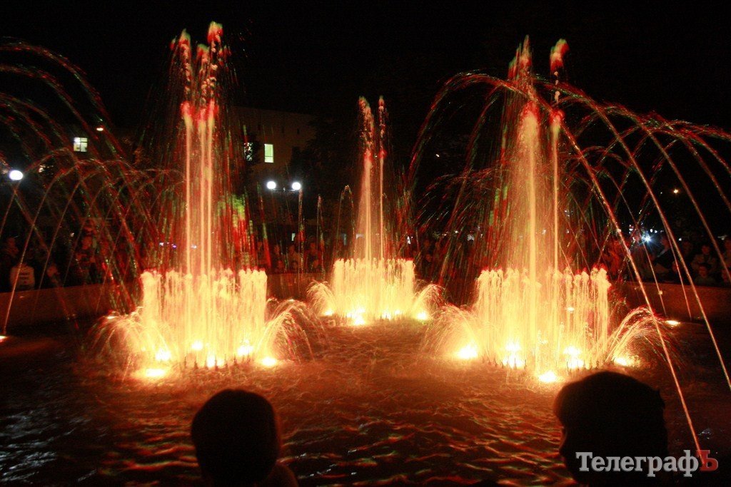 В сквере «Октябрьский» заработал свето-музыкальный фонтан (Видео, Фото) В сквере «Октябрьский» заработал свето-музыкальный фонтан (Видео, Фото)