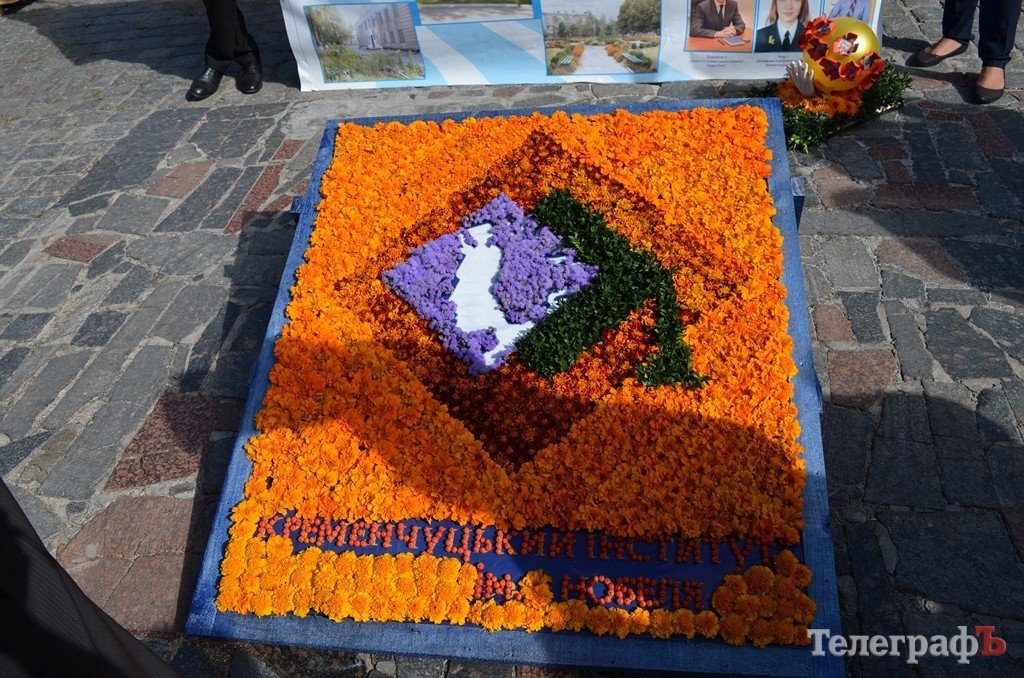 В Кременчуге прошла выставка цветов ко дню города (ФОТО) В Кременчуге прошла выставка цветов ко дню города (ФОТО)