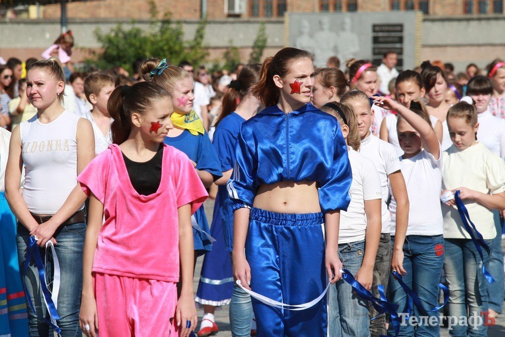 В Кременчуге на площади Победы прошел флеш-моб «Майданс» (Видео, фото) В Кременчуге на площади Победы прошел флеш-моб «Майданс» (Видео, фото)