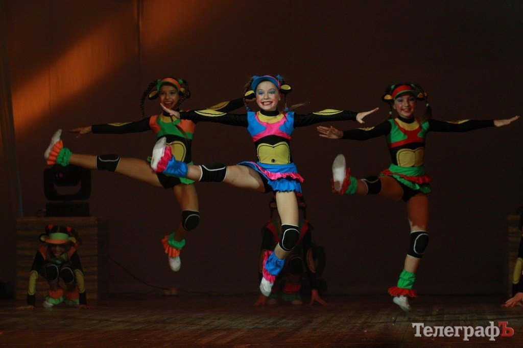 В ЦКД «Нефтехимик» проходит второй Всеукраинский фестиваль-конкурс хореографического искусства «Кременчугские выкрутасы» (Фото) В ЦКД «Нефтехимик» проходит второй Всеукраинский фестиваль-конкурс хореографического искусства «Кременчугские выкрутасы» (Фото)