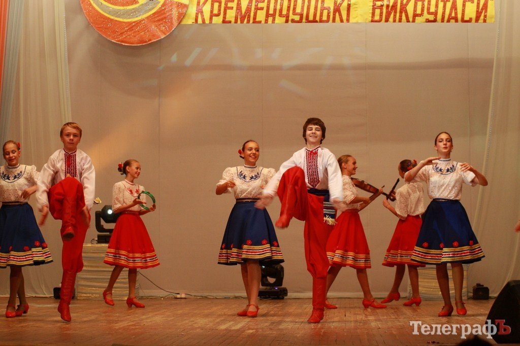 В ЦКД «Нефтехимик» проходит второй Всеукраинский фестиваль-конкурс хореографического искусства «Кременчугские выкрутасы» (Фото) В ЦКД «Нефтехимик» проходит второй Всеукраинский фестиваль-конкурс хореографического искусства «Кременчугские выкрутасы» (Фото)