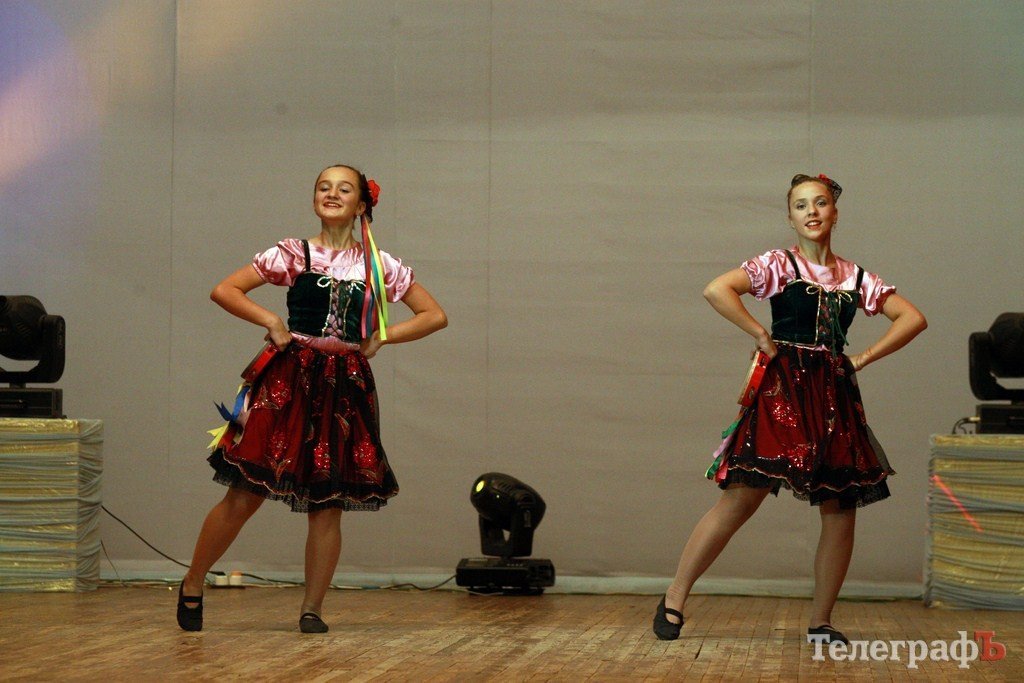 В ЦКД «Нефтехимик» проходит второй Всеукраинский фестиваль-конкурс хореографического искусства «Кременчугские выкрутасы» (Фото) В ЦКД «Нефтехимик» проходит второй Всеукраинский фестиваль-конкурс хореографического искусства «Кременчугские выкрутасы» (Фото)