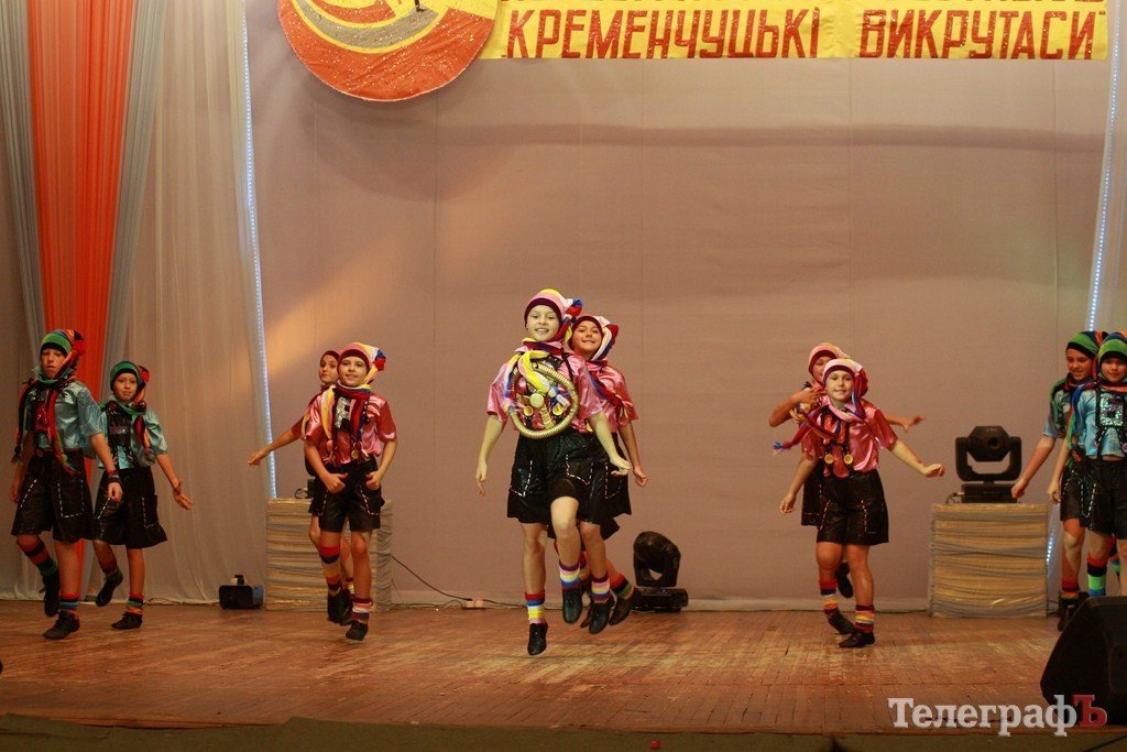 В ЦКД «Нефтехимик» проходит второй Всеукраинский фестиваль-конкурс хореографического искусства «Кременчугские выкрутасы» (Фото) В ЦКД «Нефтехимик» проходит второй Всеукраинский фестиваль-конкурс хореографического искусства «Кременчугские выкрутасы» (Фото)