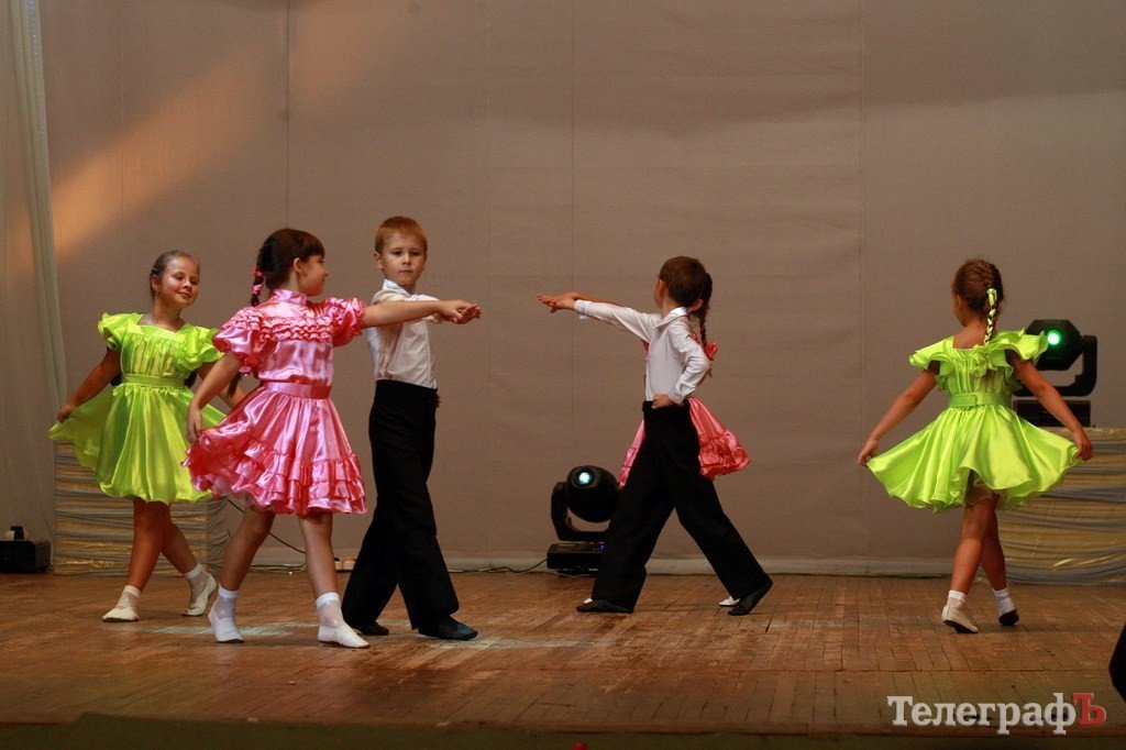 В ЦКД «Нефтехимик» проходит второй Всеукраинский фестиваль-конкурс хореографического искусства «Кременчугские выкрутасы» (Фото) В ЦКД «Нефтехимик» проходит второй Всеукраинский фестиваль-конкурс хореографического искусства «Кременчугские выкрутасы» (Фото)