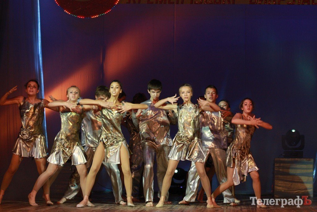 В ЦКД «Нефтехимик» проходит второй Всеукраинский фестиваль-конкурс хореографического искусства «Кременчугские выкрутасы» (Фото) В ЦКД «Нефтехимик» проходит второй Всеукраинский фестиваль-конкурс хореографического искусства «Кременчугские выкрутасы» (Фото)