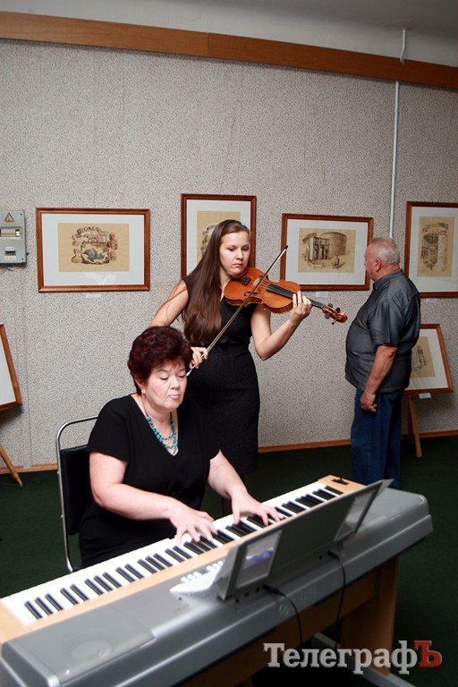 Выставка кременчугской художницы Оксаны Бойко (ФОТО) Выставка кременчугской художницы Оксаны Бойко (ФОТО)