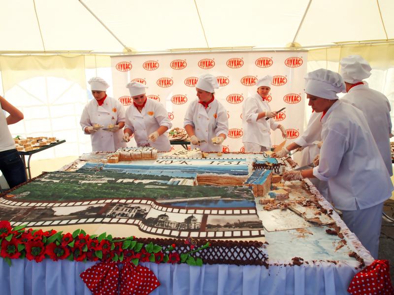 Кременчук і Полтава помірялися тортами Кременчук і Полтава помірялися тортами