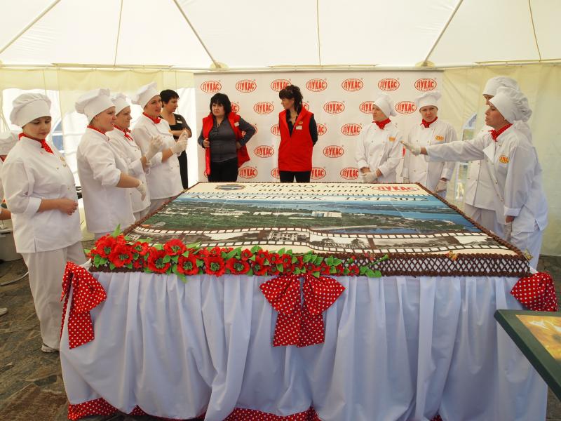 Кременчук і Полтава помірялися тортами Кременчук і Полтава помірялися тортами