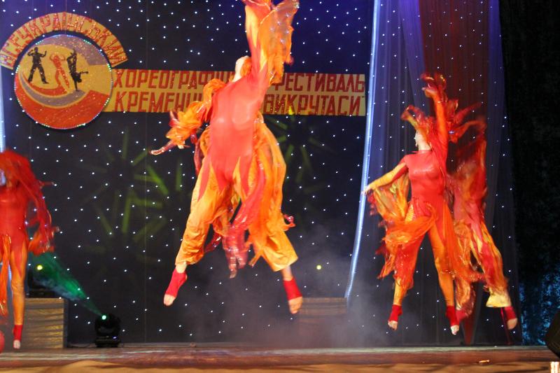 Гран-при II Всеукраинского хореографического фестиваля «Кременчугские выкрутасы» снова взял «Фурор» (ФОТО) Гран-при II Всеукраинского хореографического фестиваля «Кременчугские выкрутасы» снова взял «Фурор» (ФОТО)
