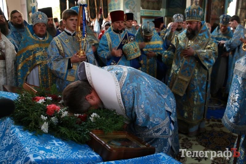 Сегодня православные празднуют 5-летие Кременчугской епархии и 125-летие Успенского собора (ВИДЕО, ФОТО) Сегодня православные празднуют 5-летие Кременчугской епархии и 125-летие Успенского собора (ВИДЕО, ФОТО)