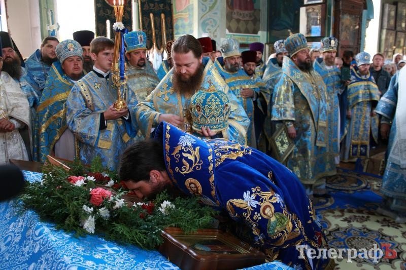 Сегодня православные празднуют 5-летие Кременчугской епархии и 125-летие Успенского собора (ВИДЕО, ФОТО) Сегодня православные празднуют 5-летие Кременчугской епархии и 125-летие Успенского собора (ВИДЕО, ФОТО)