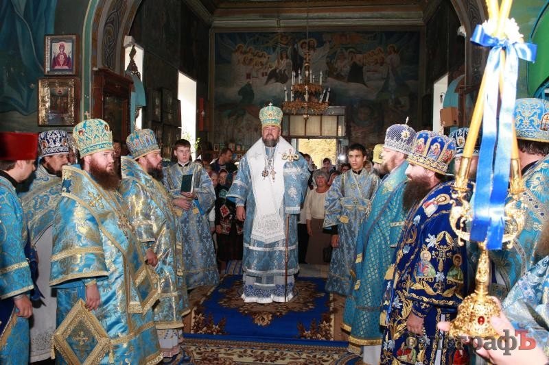 Сегодня православные празднуют 5-летие Кременчугской епархии и 125-летие Успенского собора (ВИДЕО, ФОТО) Сегодня православные празднуют 5-летие Кременчугской епархии и 125-летие Успенского собора (ВИДЕО, ФОТО)