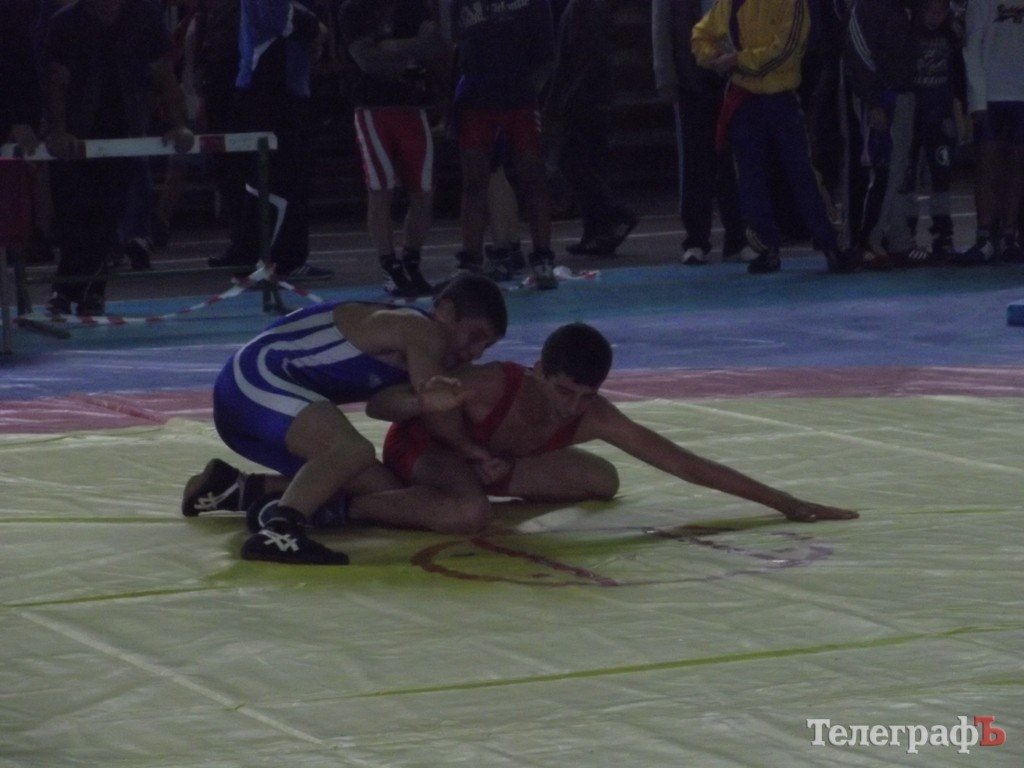 Стартовал чемпионат Украины по греко-римской борьбе Стартовал чемпионат Украины по греко-римской борьбе
