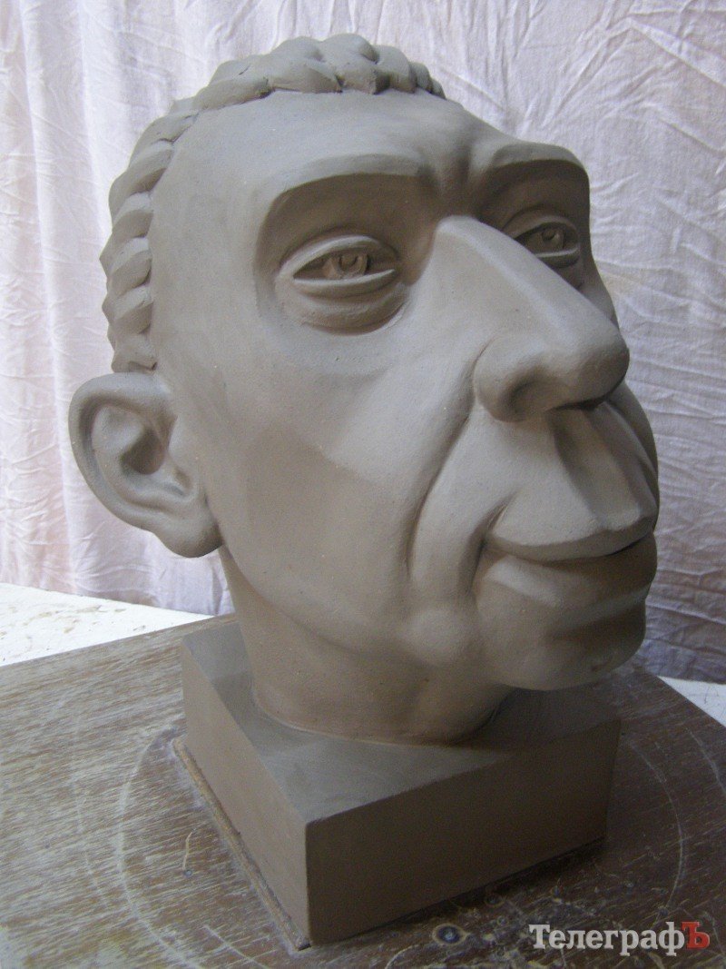 Комсомольский скульптор Олег Рябо представил «Телеграфу» свои новые работы Комсомольский скульптор Олег Рябо представил «Телеграфу» свои новые работы