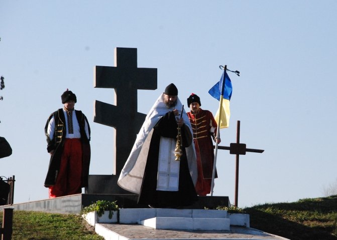 В Кременчуге с митинга-реквиема в память о жертвах голодомора скорая помощь госпитализировала пенсионерку В Кременчуге с митинга-реквиема в память о жертвах голодомора скорая помощь госпитализировала пенсионерку