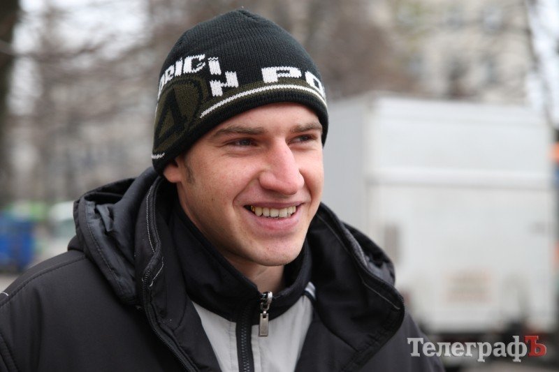 Стоит ли в наше время молодым людям служить в армии? Стоит ли в наше время молодым людям служить в армии?